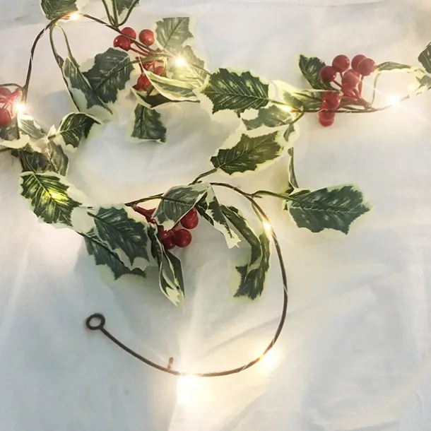 2M 20LEDs Red Berry String Lights Garland Handmade LED Ivy Leaf Copper Lights for Christsmas Gift Holiday Tree Home Decoration Lighting(without Battery)