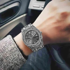 Men Quartz Watch Wrist Watch Calendar Large Dial Waterproof Alloy Watch