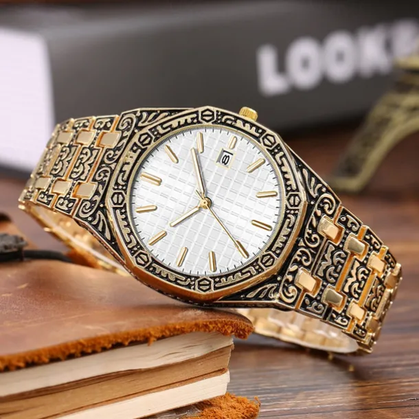 Men Quartz Watch Wrist Watch Calendar Large Dial Waterproof Alloy Watch