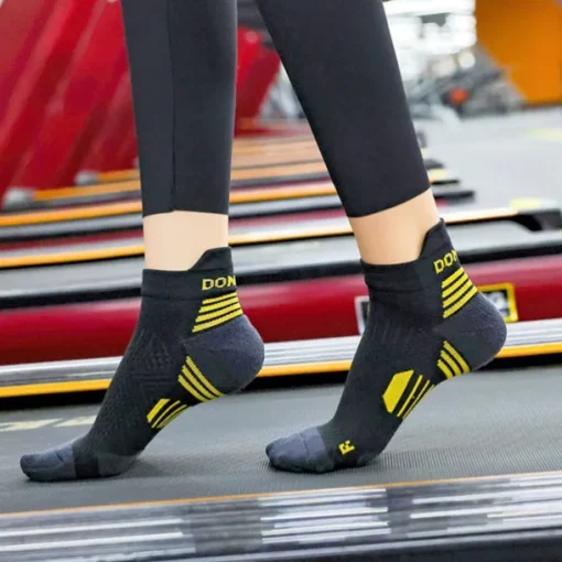 Men's 1 Pair Socks Crew Socks Anti-slip Socks Running Socks Black Navy Blue Color Stripes Spring, Fall, Winter, Summer