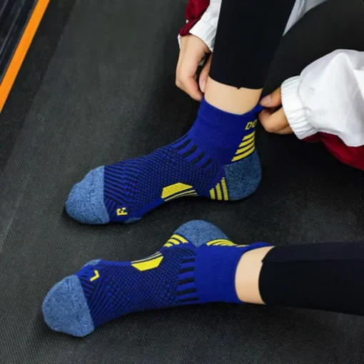 Men's 1 Pair Socks Crew Socks Anti-slip Socks Running Socks Black Navy Blue Color Stripes Spring, Fall, Winter, Summer