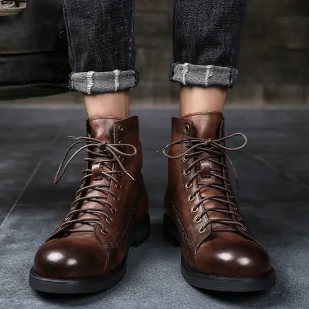 Men's Black Faux Leather Lace-Up Combat Boots with Brogue Detailing, Vintage Style Motorcycle Boots for Rugged Outdoor and Casual Wear