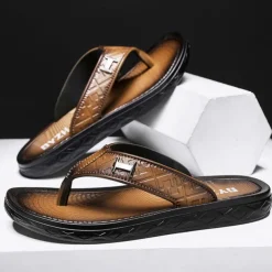 Men's Black Flip Flops with Comfortable Footbed, Casual Slip-On Design for Daily Wear and Relaxing