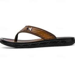 Men's Black Flip Flops with Comfortable Footbed, Casual Slip-On Design for Daily Wear and Relaxing