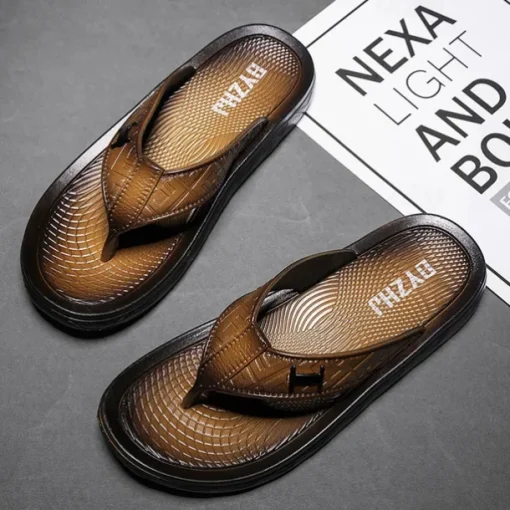 Men's Brown Casual Flip Flops with Textured Footbed and Adjustable Strap – Comfortable Outdoor Sandals for Summer and Beach Wear