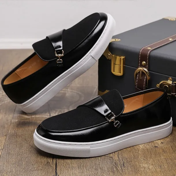 Men's Brown Faux Leather and Suede Loafers with Metal Buckle – Casual Slip-On Shoes with White Sole for Everyday Wear and Semi-Formal Occasions