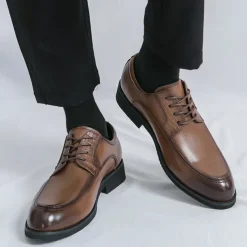 Men's Brown Faux Leather Lace-Up Dress Shoes with Woven Detail, Classic Formal Style, Comfortable for Weddings and Business Events