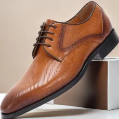 Men's Brown Perforated Leather Oxford Shoes with Lace-Up Design – Premium Cowhide for Formal and Business Occasions