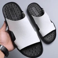 Men's Casual Brown Slide Sandals with Crocodile Pattern and Durable Rubber Sole – Comfortable Outdoor Footwear for Summer, Beach and Daily Wear