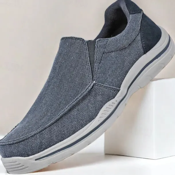 Men's Casual Slip-On Sneakers – Comfortable Canvas Shoes with Lightweight Sole for Outdoor Activities, Daily Wear & Vacation