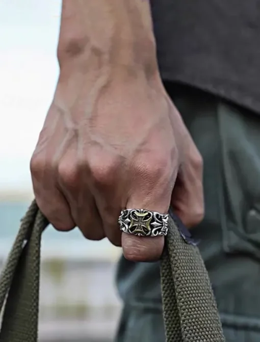 Men's Gothic Silver Ring with Cross Detail – Vintage Style Adjustable Band, Intricate Skull and Cross Design for Punk Rock Fashion
