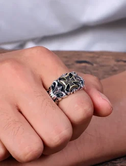 Men's Gothic Silver Ring with Cross Detail – Vintage Style Adjustable Band, Intricate Skull and Cross Design for Punk Rock Fashion