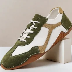 Men's Green and White Suede Sport Sneakers with Lace-Up Design - Comfortable and Stylish for Casual and Athletic Wear