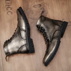 Men's Hand-Painted Brogue Ankle Boots with Lace-Up Design, Faux Leather Upper, and Rugged Sole – Stylish Vintage Casual Footwear