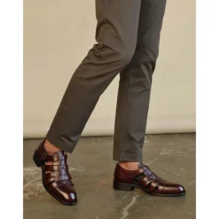 Men's Leather Fisherman Sandals - Stylish Closed-Toe Dress Shoes with Buckle for Formal and Casual Wear