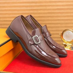 Men's Patent Leather Burgundy Loafers with Crocodile Texture and Buckle Detail – Elegant Slip-On Shoes for Formal Occasions and Business Wear