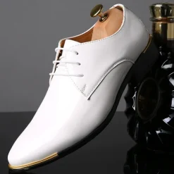 Men's Prom Shoes Vibrant Red Patent Leather Oxfords with Lace-Up Design for Stylish Formal Events