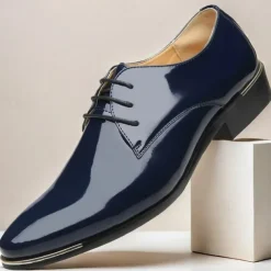 Men's Prom Shoes Vibrant Red Patent Leather Oxfords with Lace-Up Design for Stylish Formal Events