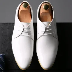 Men's Prom Shoes Vibrant Red Patent Leather Oxfords with Lace-Up Design for Stylish Formal Events