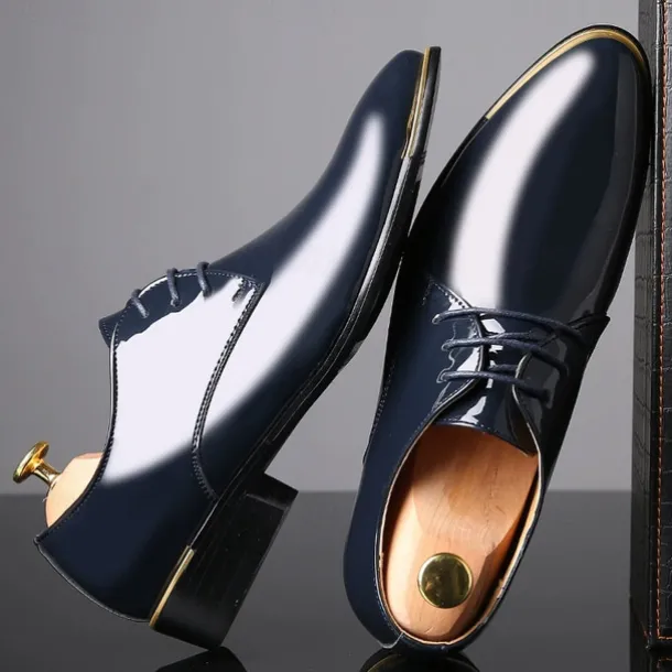 Men's Prom Shoes Vibrant Red Patent Leather Oxfords with Lace-Up Design for Stylish Formal Events