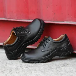 Men's Red-Brown Lace-Up Shoes with Cushioned Memory Foam Soles - Stylish and Supportive for Business Casual Outfits and Weekend Getaways