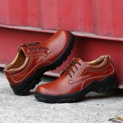 Men's Red-Brown Lace-Up Shoes with Cushioned Memory Foam Soles - Stylish and Supportive for Business Casual Outfits and Weekend Getaways