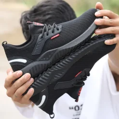 Men's Sneakers Work Shoes Safety Shoes Lightweight Plus Size Safety Shoes Stainless Steel Tissage Volant Breathable Non-slipping Wear Proof Black Spring & Summer