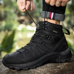 Men's Tactical Hiking Boots - Lightweight Desert Combat Boots with Breathable Mesh and Anti-Slip Sole for Outdoor Adventures