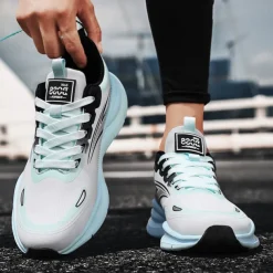 Men's Warm Lined Running Sneakers, Lightweight Cushioned Athletic Shoes with Lace-Up Design for Winter Outdoor Sports and Daily Wear