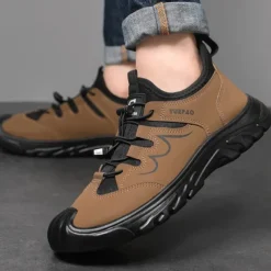 Men's Warm Waterproof Athletic Sneakers with Faux Fur Lining, Non-Slip Sole, and Lace-Up Closure – Ideal for Winter Outdoor Activities