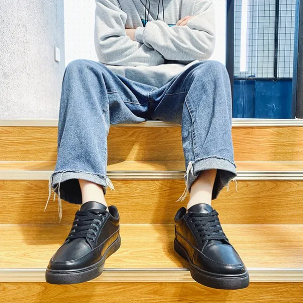 Men's White Casual Sneakers with Lace-up Closure and Comfortable Sole – Stylish Everyday Shoes for Walking and Leisure