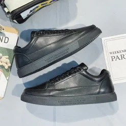 Men's White Casual Sneakers with Lace-up Closure and Comfortable Sole – Stylish Everyday Shoes for Walking and Leisure