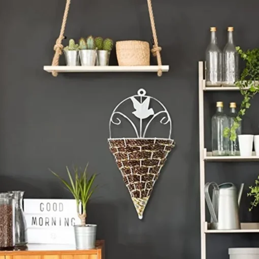 Mental Wall Art Artificial Vase Basket for Flower Arranging Triangle Wall Hanging Iron Rattan Wall Hanging Flower Holder Interior Decoration