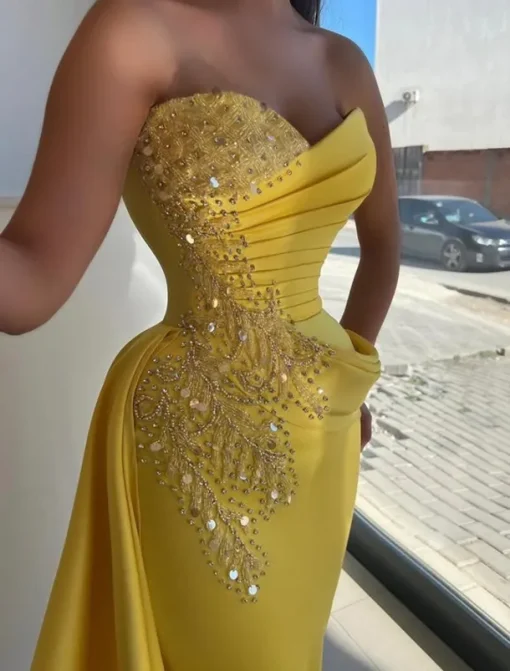 Mermaid / Trumpet Evening Gown Elegant Dress Formal Wedding Floor Length Sleeveless StraplessMother Of the Bride Dress Satin with Rhinestone Glitter Ruched