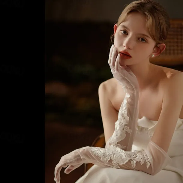 Mesh Elbow Length Glove Elegant / Sweet Style With Embroidery Wedding / Party Glove