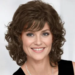 Middle Soft Wispy Layers with Sides Brushed Forward Or Back Wig For A Natural Look / Multi-tonal Shades of Blonde and Brown for White Women Fluffy Synthetic Hair