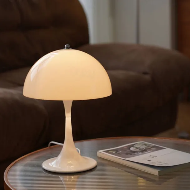 Mushroom Lamp Plug in Bedside Lamp Bedroom Table Lamps Light Luxury Nordic Retro Small Table Lamp Bedroom Bedside Light Decorative 110-240V