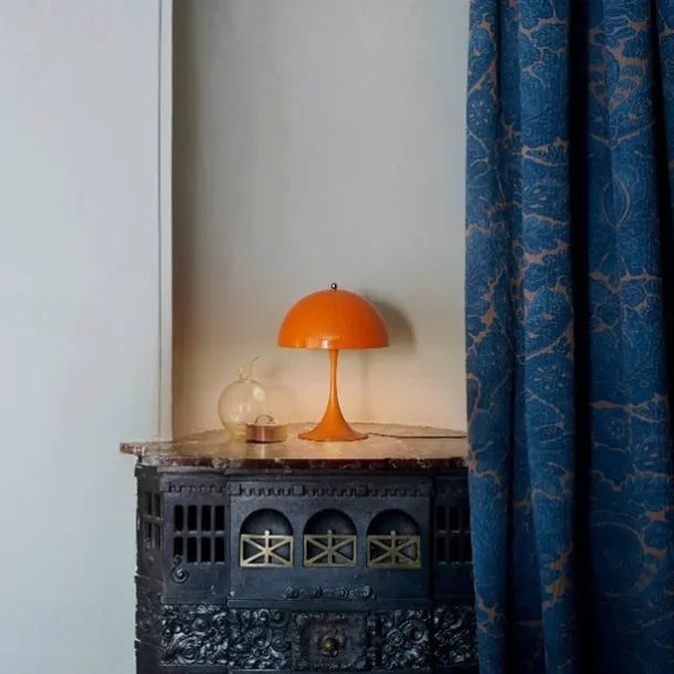 Mushroom Lamp Plug in Bedside Lamp Bedroom Table Lamps Light Luxury Nordic Retro Small Table Lamp Bedroom Bedside Light Decorative 110-240V