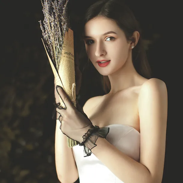 Net Wrist Length Glove Party / Evening / Lace With Ruffles / Solid Wedding / Party Glove