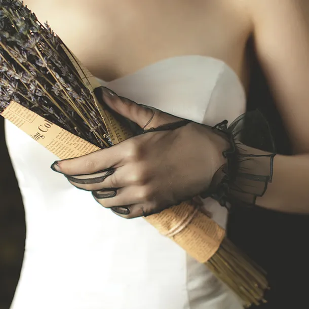 Net Wrist Length Glove Party / Evening / Lace With Ruffles / Solid Wedding / Party Glove