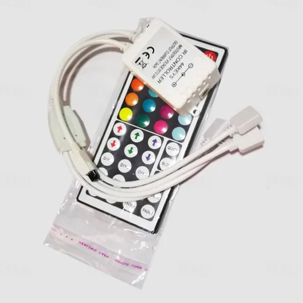 New Design of High Quality IR 44 key RGB Controller Four Way Integrated Outlet Controller of Double Sided Circuit Board DC12-24V