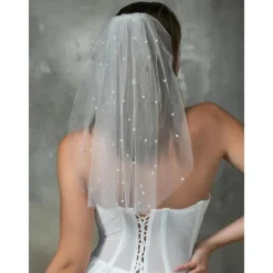 One-tier Comtemporary / Stylish Wedding Veil Shoulder Veils with Sequin Tulle