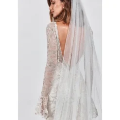 One-tier Simple / Sparkle & Shine Wedding Veil Cathedral Veils with Sequin 110.24 in (280cm) Tulle
