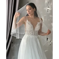 One-tier Stylish / Simple Wedding Veil Chapel Veils with Beading Tulle