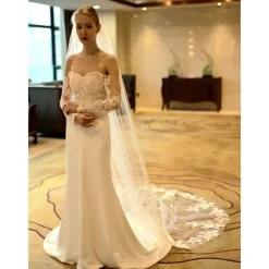 One-tier Stylish Wedding Veil Chapel Veils / Cathedral Veils with Embroidery 118.11 in (300cm) POLY / Tulle