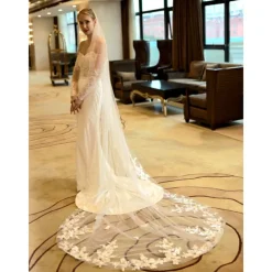 One-tier Stylish Wedding Veil Chapel Veils / Cathedral Veils with Embroidery 118.11 in (300cm) POLY / Tulle