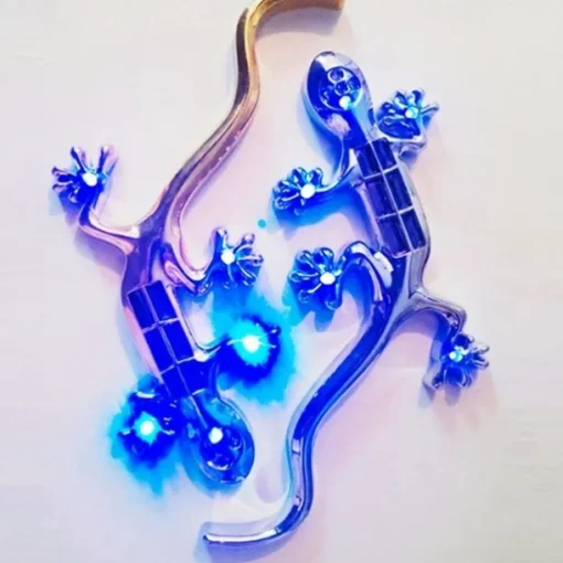 1pc Universal The New Solar Gecko King Warning Light High Bright LED Lamps Car Sticker 3D Stickers LDE Decorative Lights