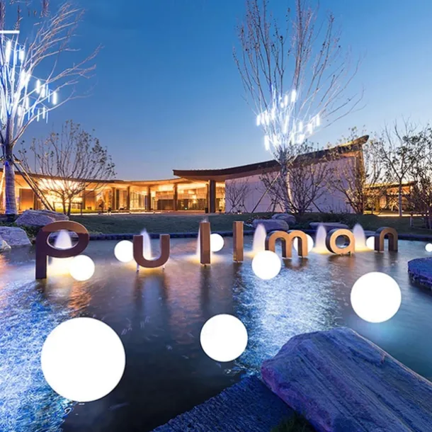 1/2pcs Floating Pool Lights Outdoor Solar Ball Moon Lamp IP68 Waterproof RGB With Remote Controller For Swimming Pool Yard Garden KTV Bar Party Decorative Holiday Summer Lighting