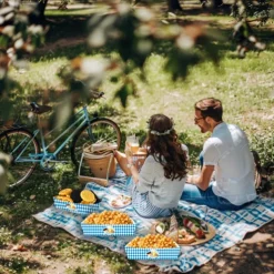 40Pcs Oktoberfest Party Supplies German Party Bavarian Flag 4 Corner Food Boxes Paper German Beer Festival Snack Trays Disposable Food Trays for Beer Festival Party Decorations Supplies Favors