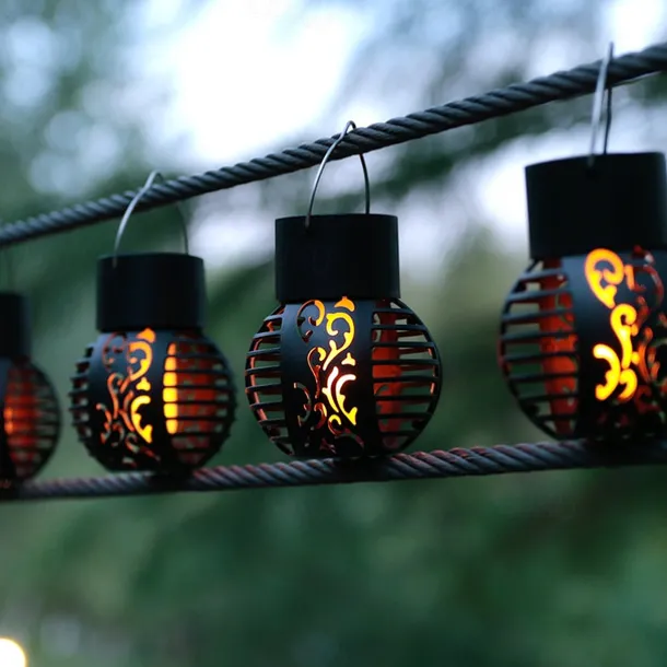 2/4pcs Outdoor Pathway Lantern Lights Hanging Solar Waterproof Garden Balcony Simulation Flame Hanging Light Christmas Outdoor Waterproof Courtyard Holiday Party Landscape Decoration Light